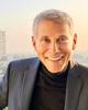 Lee is single in Century City, CA USA