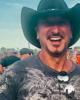 ArtisticTodd6319 is single in Walbridge, OH USA