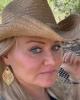 Lara is single in Courtland, MS USA