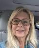 Alice is single in Oakland, FL USA