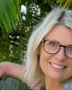 Michelle is single in Oak Park, CA USA